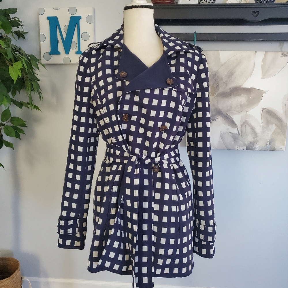 Banana Republic Navy and White Checkered Trench Coat - Picture 4 of 12